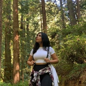 Meet your Posher, Yanira